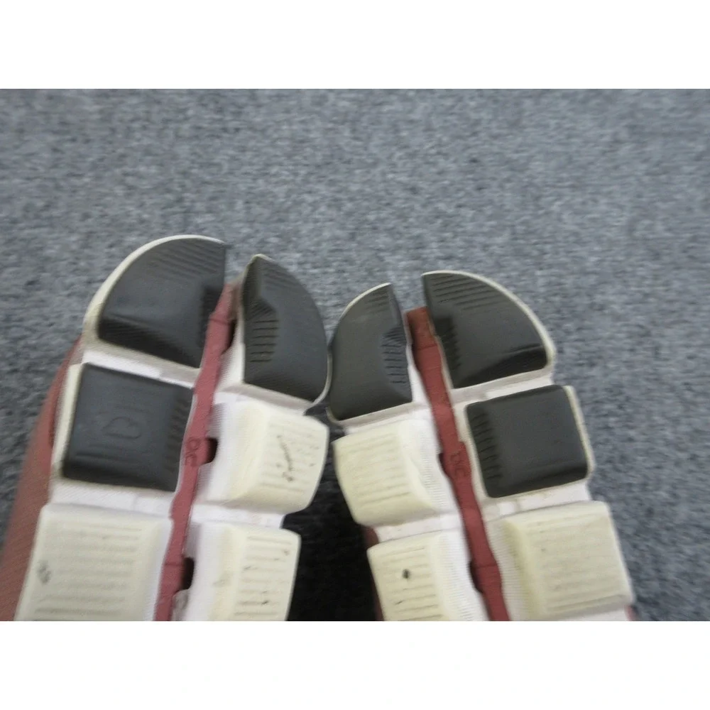On Cloud Running Shoes Womens Size 9 Lightweight Swiss Athletic Trainers Sneaker